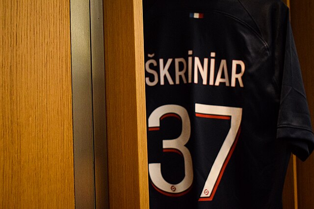 How did PSG end up with so many unwanted players?