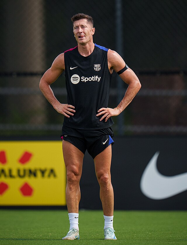 Does Barcelona need a Robert Lewandowski replacement?